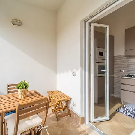 Feel The History! Design And Relaxation In The Heart Of Apartamento