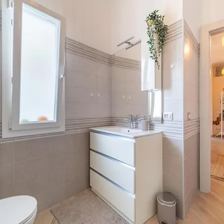 Feel The History! Design And Relaxation In The Heart Of * Roma