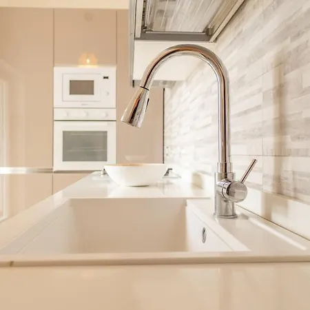 Feel The History! Design And Relaxation In The Heart Of Roma