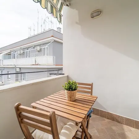Feel The History! Design And Relaxation In The Heart Of * Roma