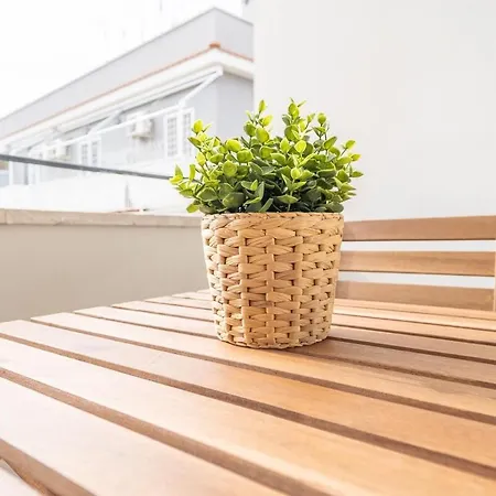 Feel The History! Design And Relaxation In The Heart Of * Roma