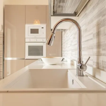 Feel The History! Design And Relaxation In The Heart Of * Roma