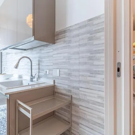 Feel The History! Design And Relaxation In The Heart Of Apartamento *