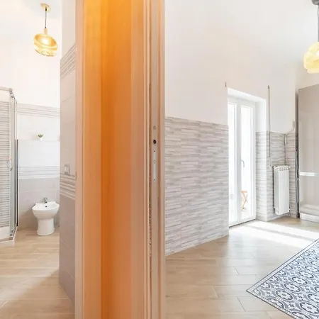 Feel The History! Design And Relaxation In The Heart Of Διαμέρισμα